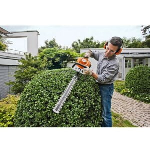 Stihl HS 46 C-E Benzin Heckenschneider 650W – Bild 3